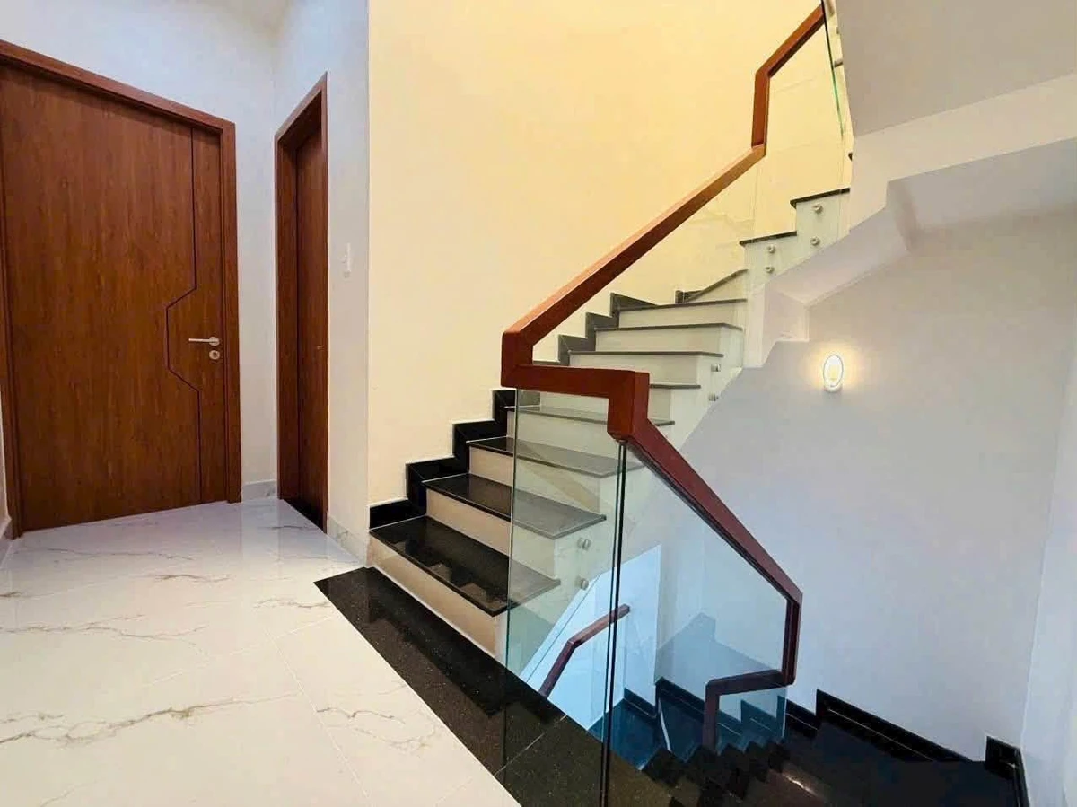 Bán nhà 3 tầng 150m2, 4 PN, sân thượng ở Quận 9 - Ảnh thu nhỏ 4
