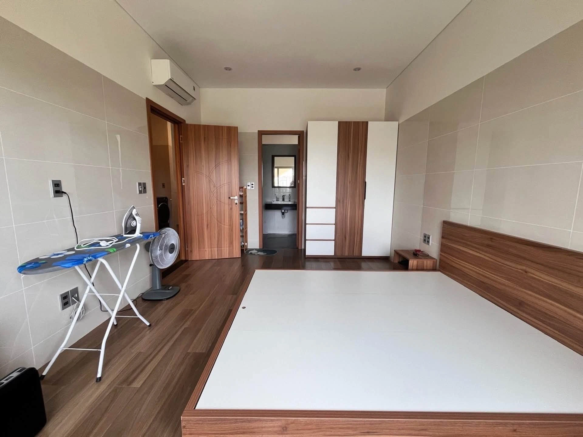 Bán nhà mặt tiền 3 tầng 1 tum 103m2 Bàu Làng 6, Thanh Khê, Đà Nẵng - Ảnh 1