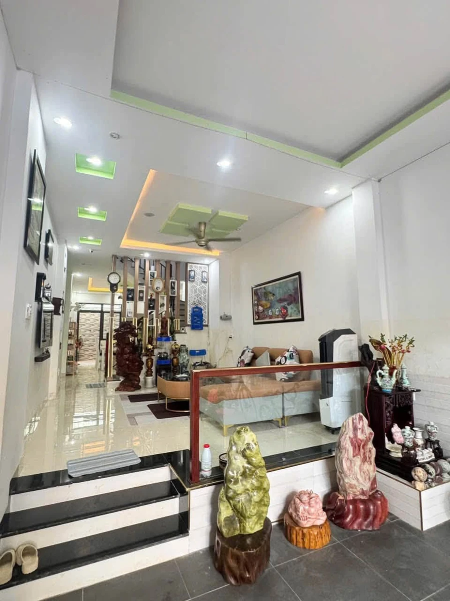 Bán nhà 3 tầng 220m² Nha Trang, 8,1 tỷ - Ảnh thu nhỏ 4