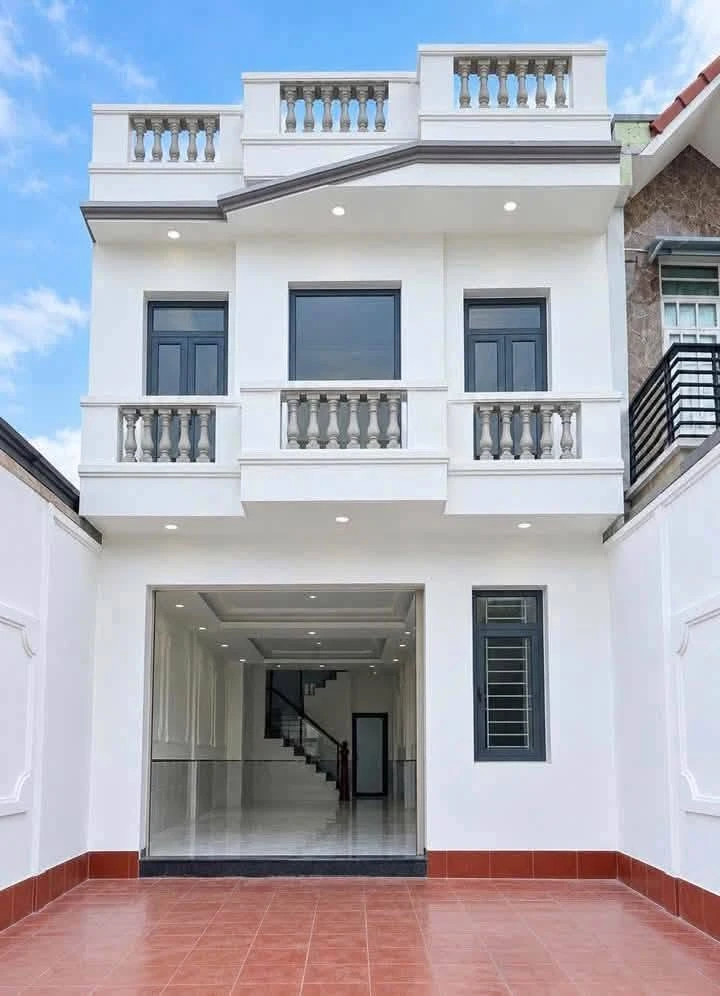 Bán nhà sổ hồng riêng hoàn công 120m2, 4 phòng ngủ, giá 5 tỷ tại Bình Nhâm - Ảnh thu nhỏ 2