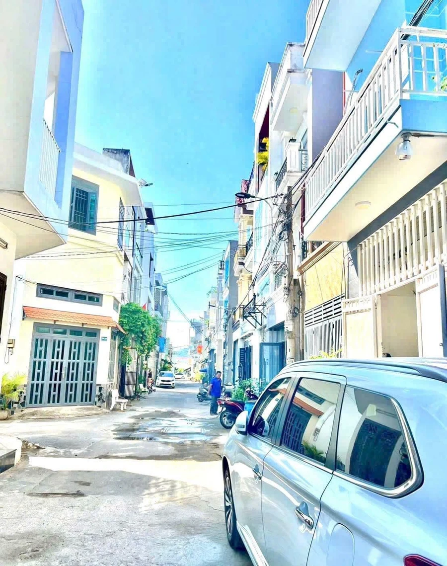 Bán nhà 4 tầng, 4 PN Long Trường Q9, 50.5m², 6.8 tỷ - Ảnh 1