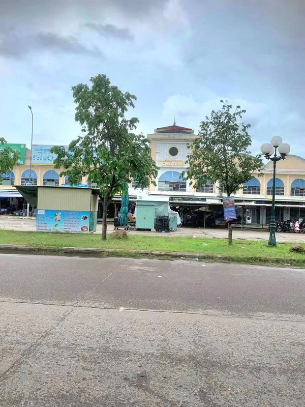 Bán đất mặt tiền Huỳnh Văn Thống Quy Nhơn 64m2, gần chợ Dinh