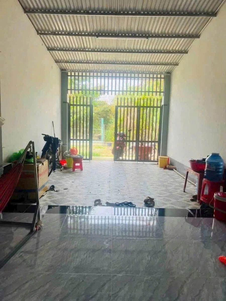 Bán nhà giá rẻ 4x28m hẻm 32 Trần Phú, Hòa Thành, Tây Ninh giá 700 triệu - Ảnh thu nhỏ 2