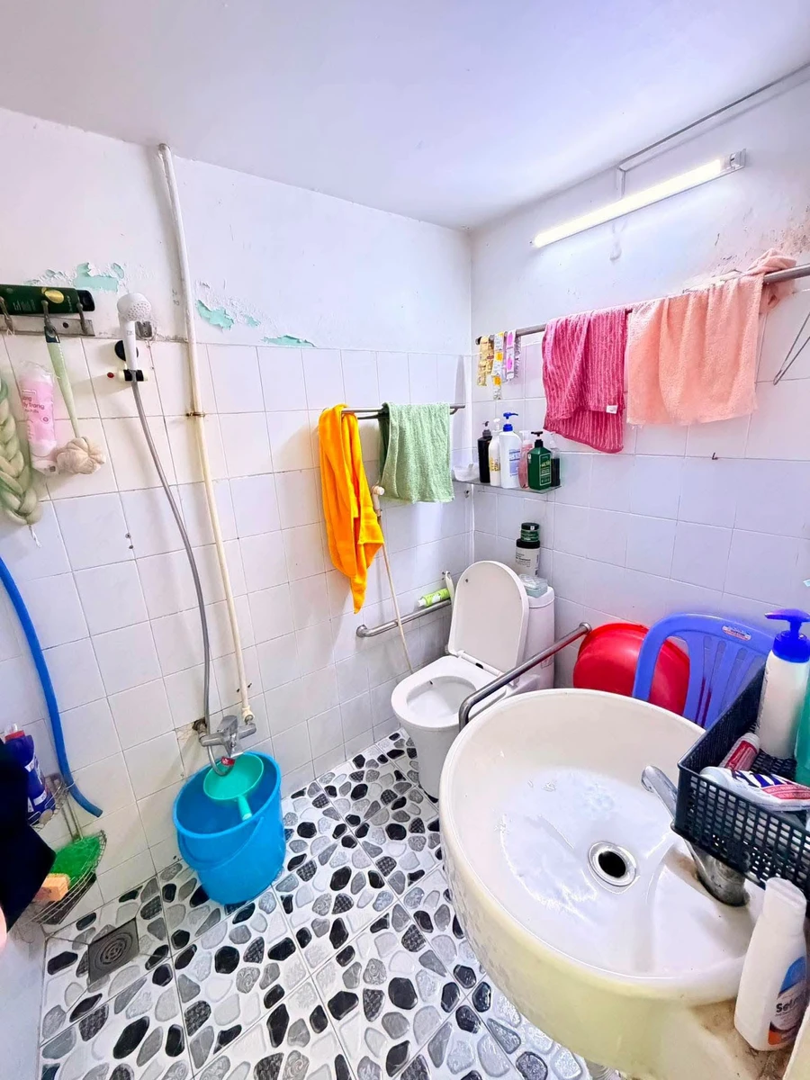 Bán nhà hẻm 5m Âu Cơ Tân Phú, 55m² 2 tầng 2 phòng ngủ 5.5 tỷ - Ảnh thu nhỏ 3