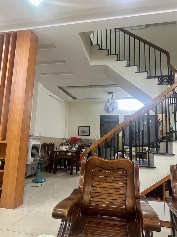 Bán nhà 3 tầng mặt tiền 105m² Lê Hữu Trác, Đà Nẵng