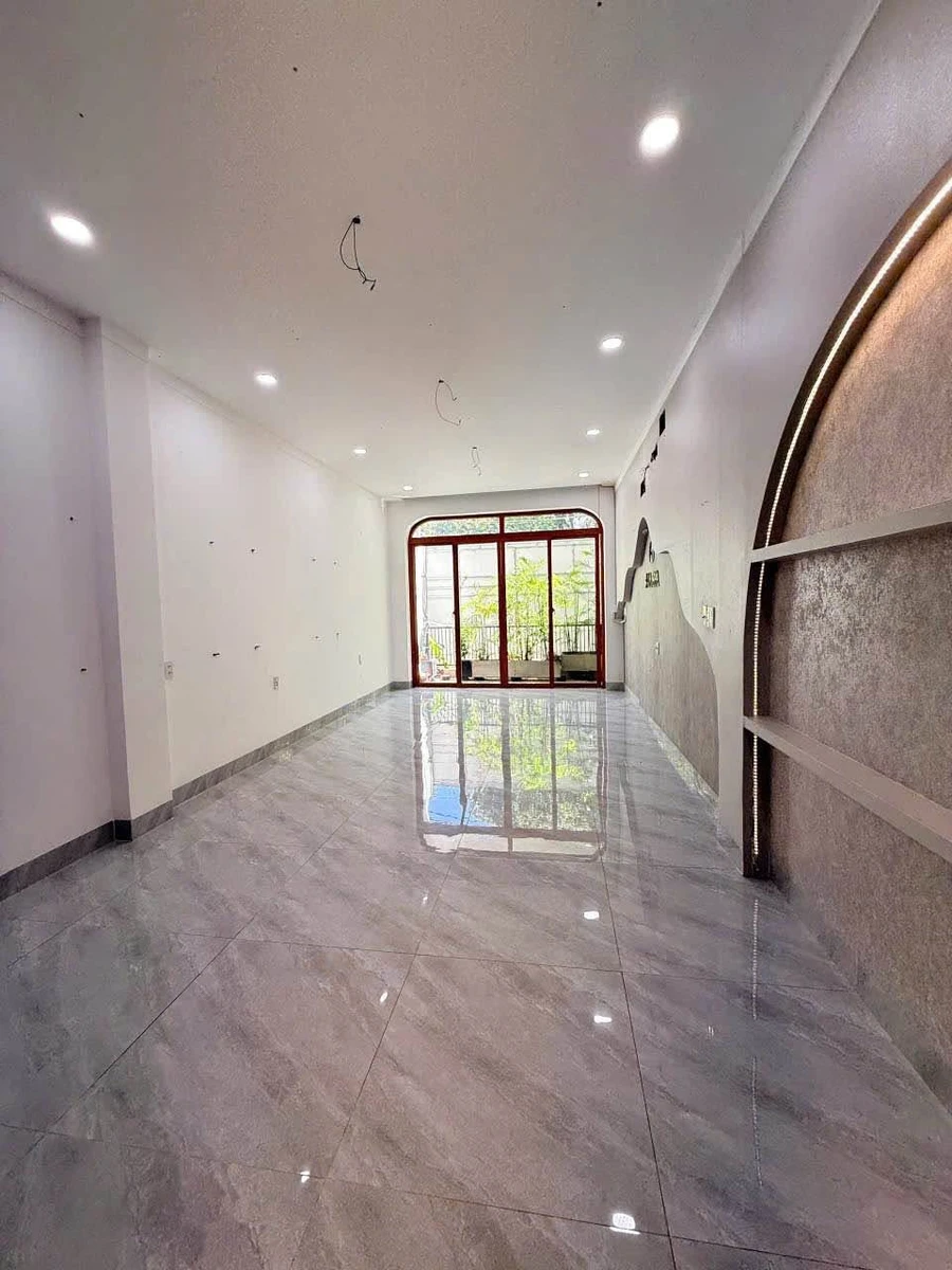 Cho thuê nhà mặt tiền Đào Duy Từ 250m² 15tr/tháng Quận 1 - Ảnh thu nhỏ 4