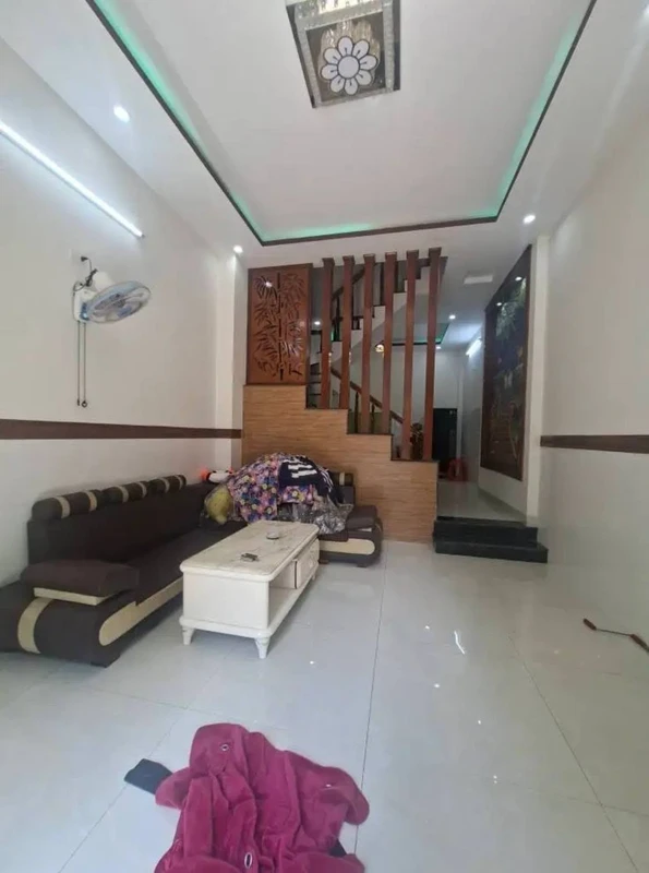 Bán nhà mặt tiền 4 tầng Quy Nhơn 40m², 3PN, 3.95 tỷ