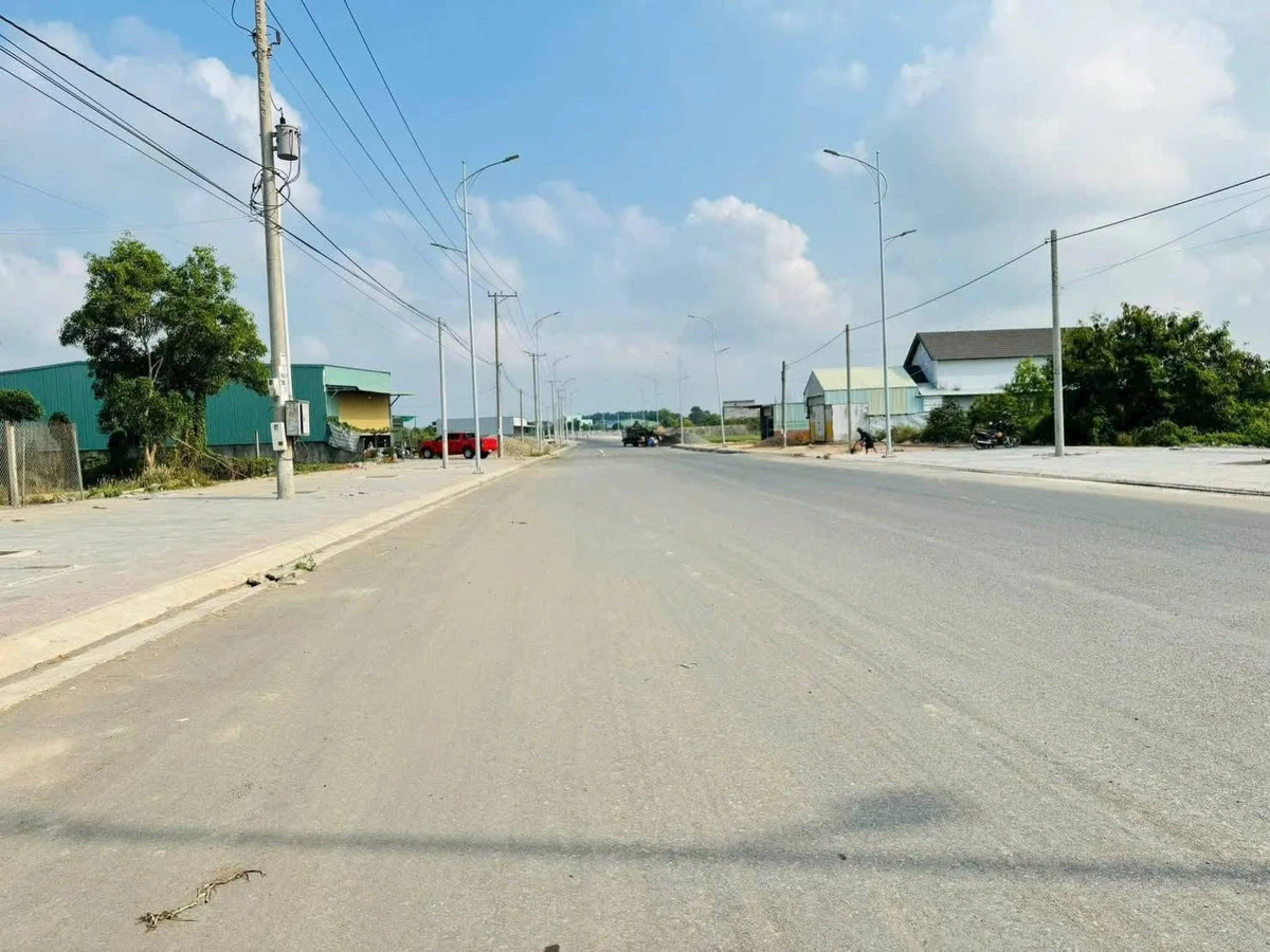 Bán lô đất mặt tiền Hương Lộ 2 Hòa Long 97.5m² 2 tỷ 790 triệu - Ảnh thu nhỏ 2