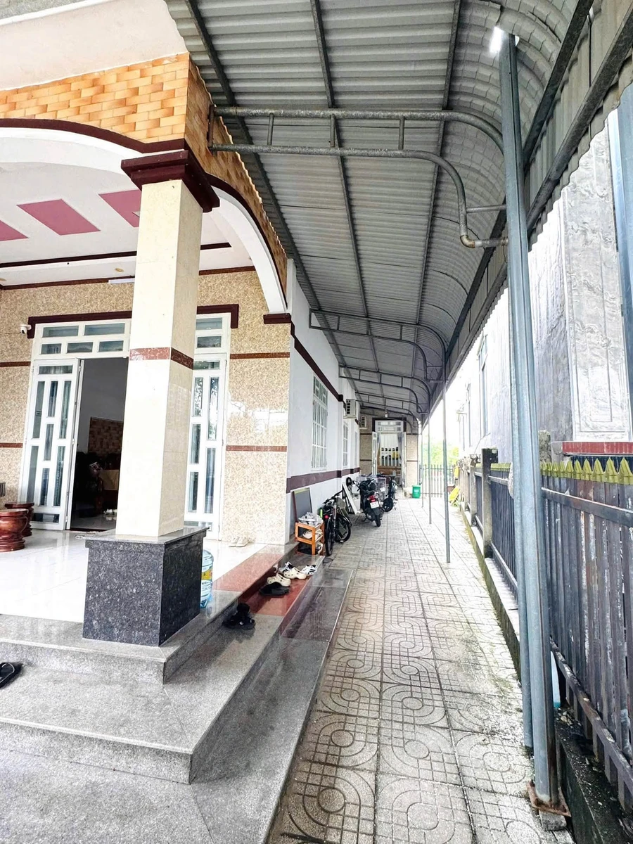 Bán nhà 2 phòng ngủ mặt tiền Âu Cơ, Chơn Thành, Bình Phước, 420m2, giá hơn 3 tỷ - Ảnh thu nhỏ 5