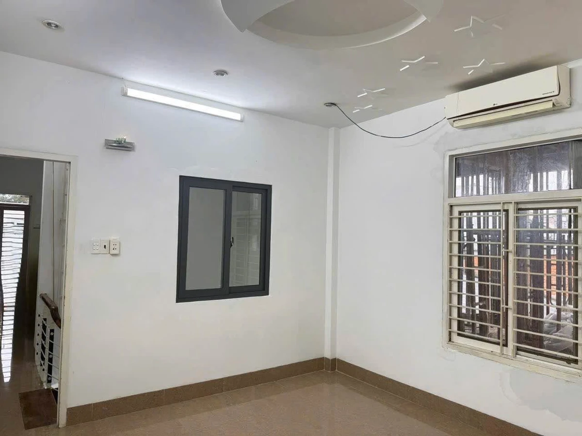 Bán nhà hẻm 58 Đào Duy Từ 2 tỷ 300 triệu, 50m² - Ảnh thu nhỏ 5