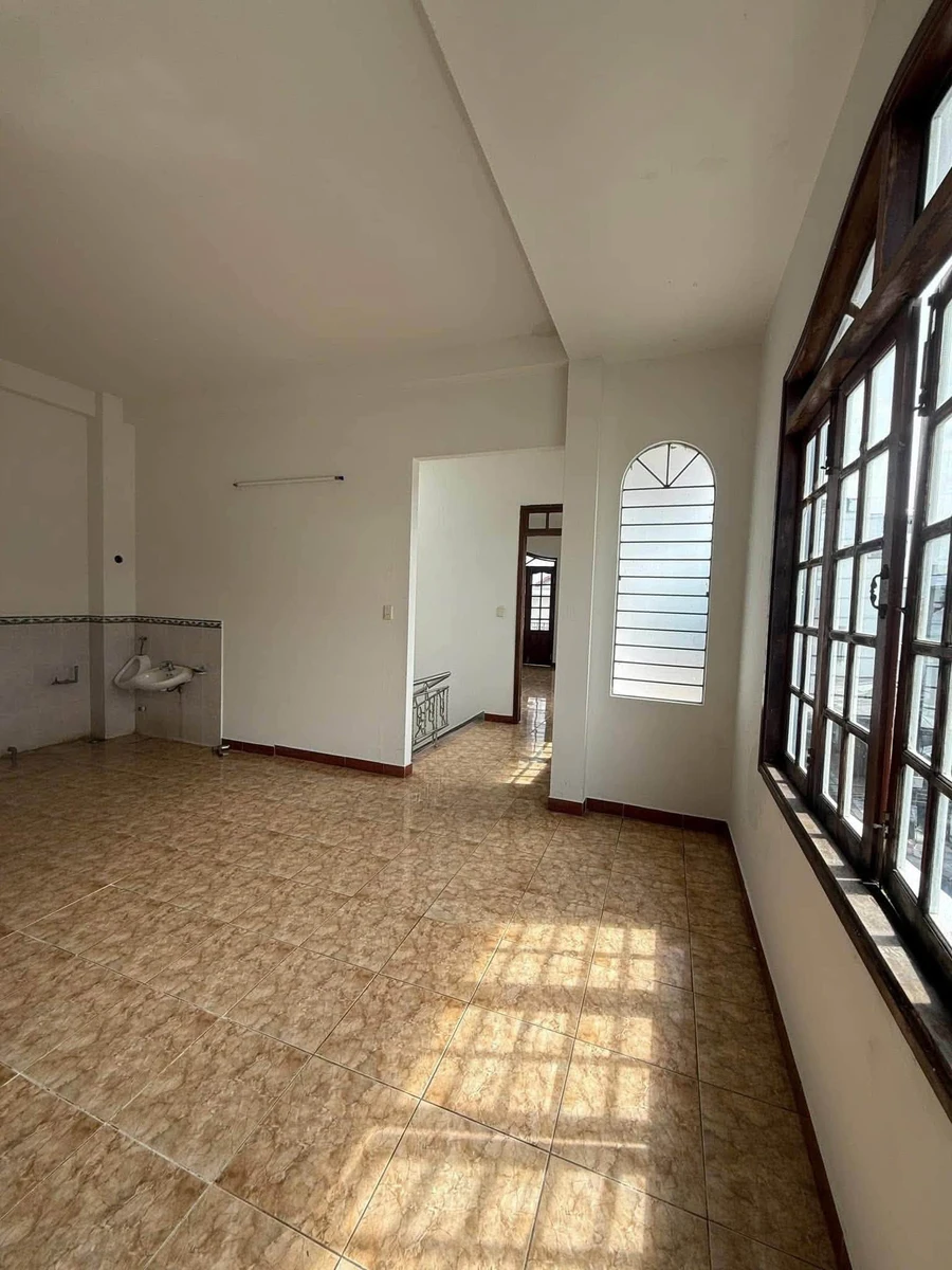 Nhà 3 tầng góc 2 mặt tiền 83.6m2, Bình Hoà, giá 8.4 tỷ - Ảnh thu nhỏ 4
