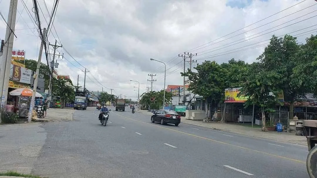 Bán lô đất mặt tiền DT743 Dĩ An 715m² 22 tỷ - Ảnh 1