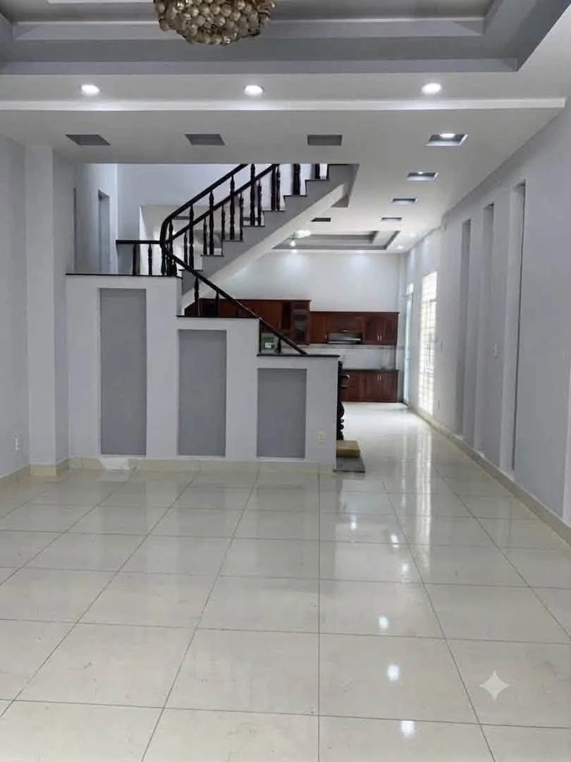 Bán nhà mặt tiền 3 tầng 80m² Huỳnh Tấn Phát, Nhà Bè, 4PN, giá 7,3 tỷ - Ảnh thu nhỏ 2