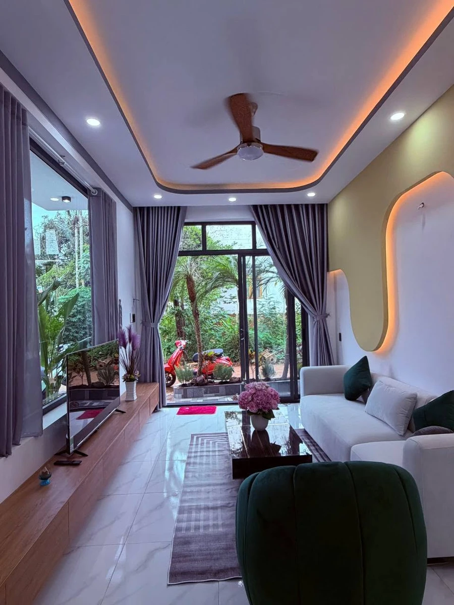 Bán nhà liền kề mới 1 trệt 1 lầu 3 phòng ngủ nội thất full đường A2, Buôn Ma Thuột - Ảnh thu nhỏ 2