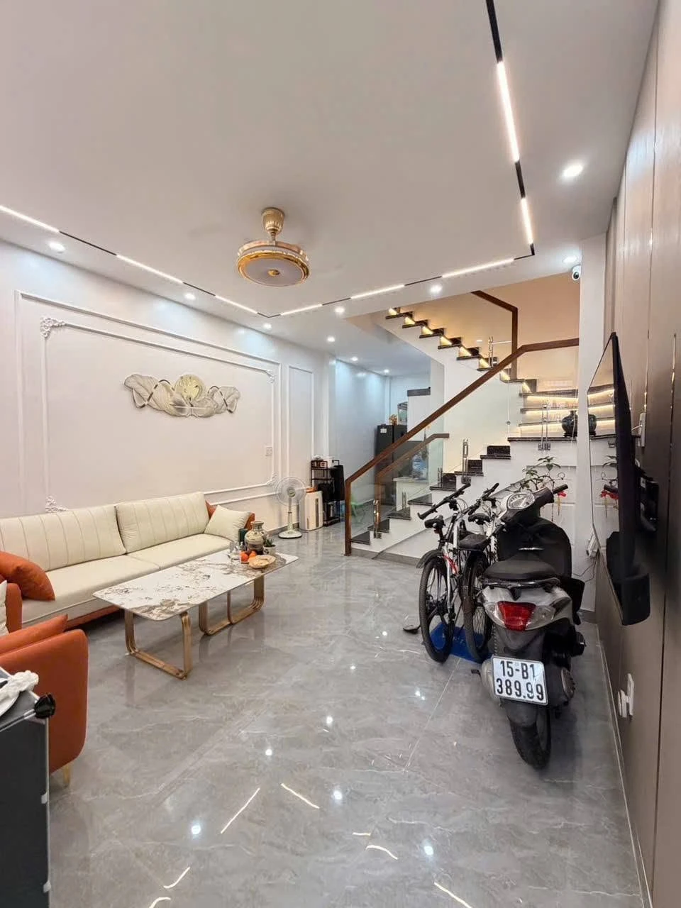 Bán nhà 3 tầng 40m² 4PN phố Tô Hiếu Tân Bình - Ảnh 1