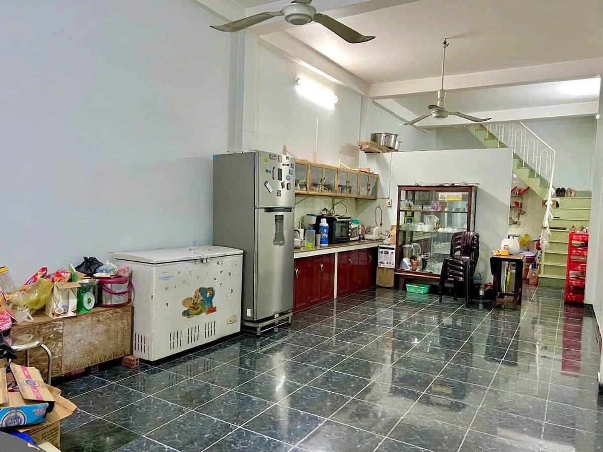 Nhà mặt tiền 3 tầng 5PN 115m² Tân Bình 12.9 tỷ - Ảnh thu nhỏ 2