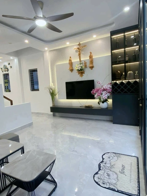 Bán nhà 47m² 3 phòng ngủ An Dương 2 tỷ