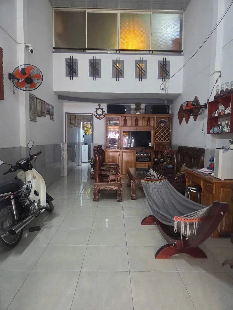 Nhà mặt tiền Kênh 26/3 Bình Hưng Hòa 4x16m 3PN 8 triệu/tháng - Ảnh 1