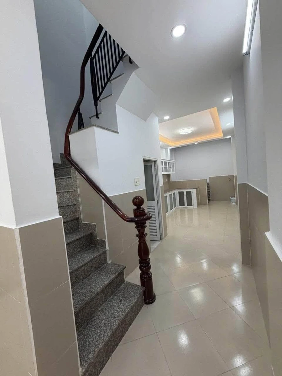 Bán nhà mặt tiền Trần Hưng Đạo Quận 5, 44m², 2 tầng 6.8 tỷ - Ảnh thu nhỏ 4