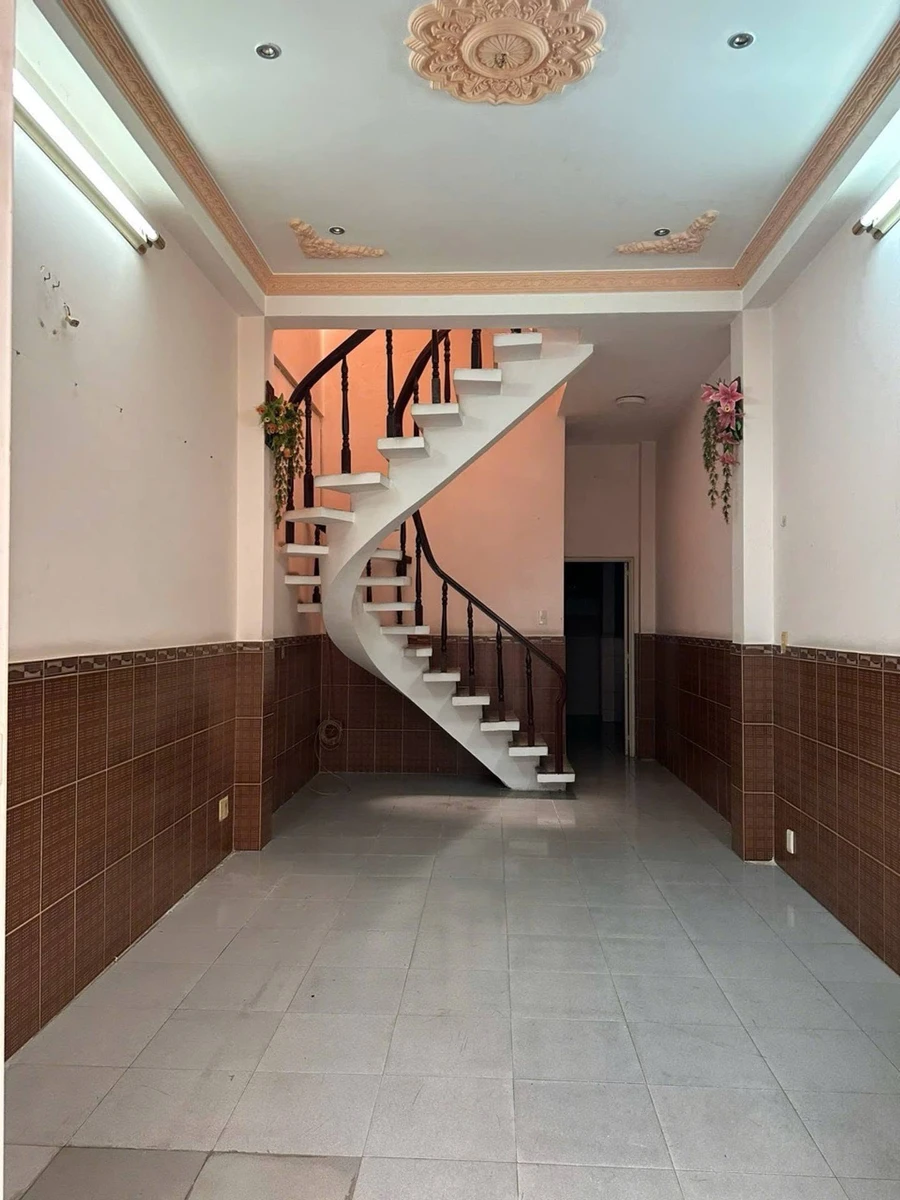 Bán nhà 3 tầng 42m² 3PN Võ Văn Kiệt 10 tỷ - Ảnh thu nhỏ 2