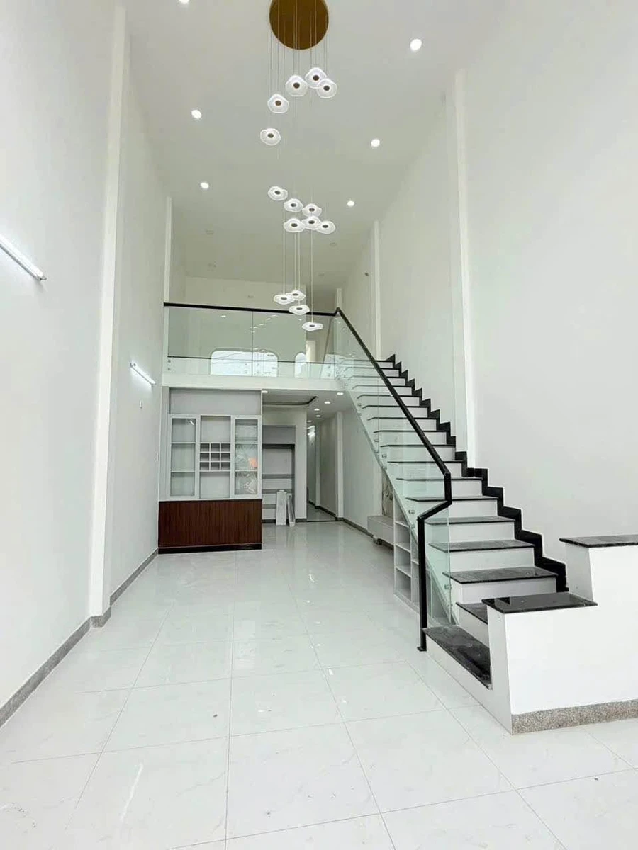 Nhà mặt tiền 62m² 2PN 2WC trực diện công viên, giá 3 tỷ - Ảnh thu nhỏ 3