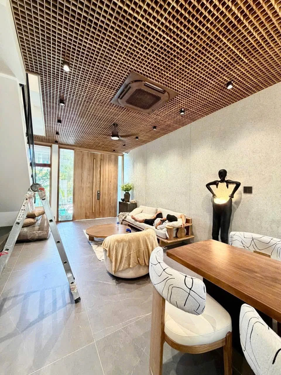 Bán nhà 3 tầng có hồ bơi 89m2 sát Trường Sa Quận 7 - Ảnh 1