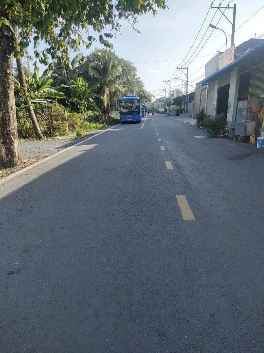 Bán nhà lầu 2 mặt tiền Mai Bá Hương Bình Chánh 258m2 - 11 tỷ - Ảnh 1