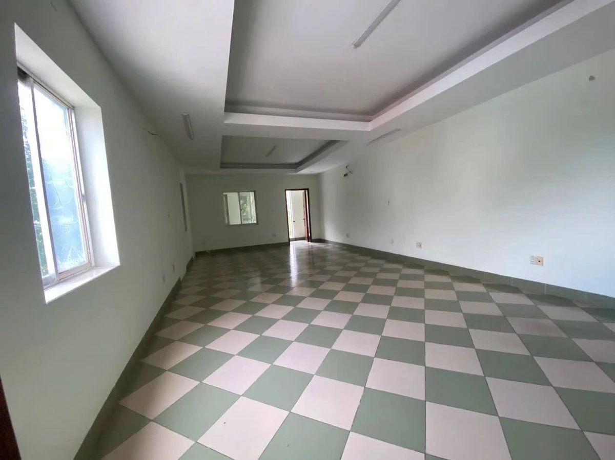 Cho thuê shophouse CMT8 Thủ Dầu Một 180m², 30tr/tháng - Ảnh thu nhỏ 2