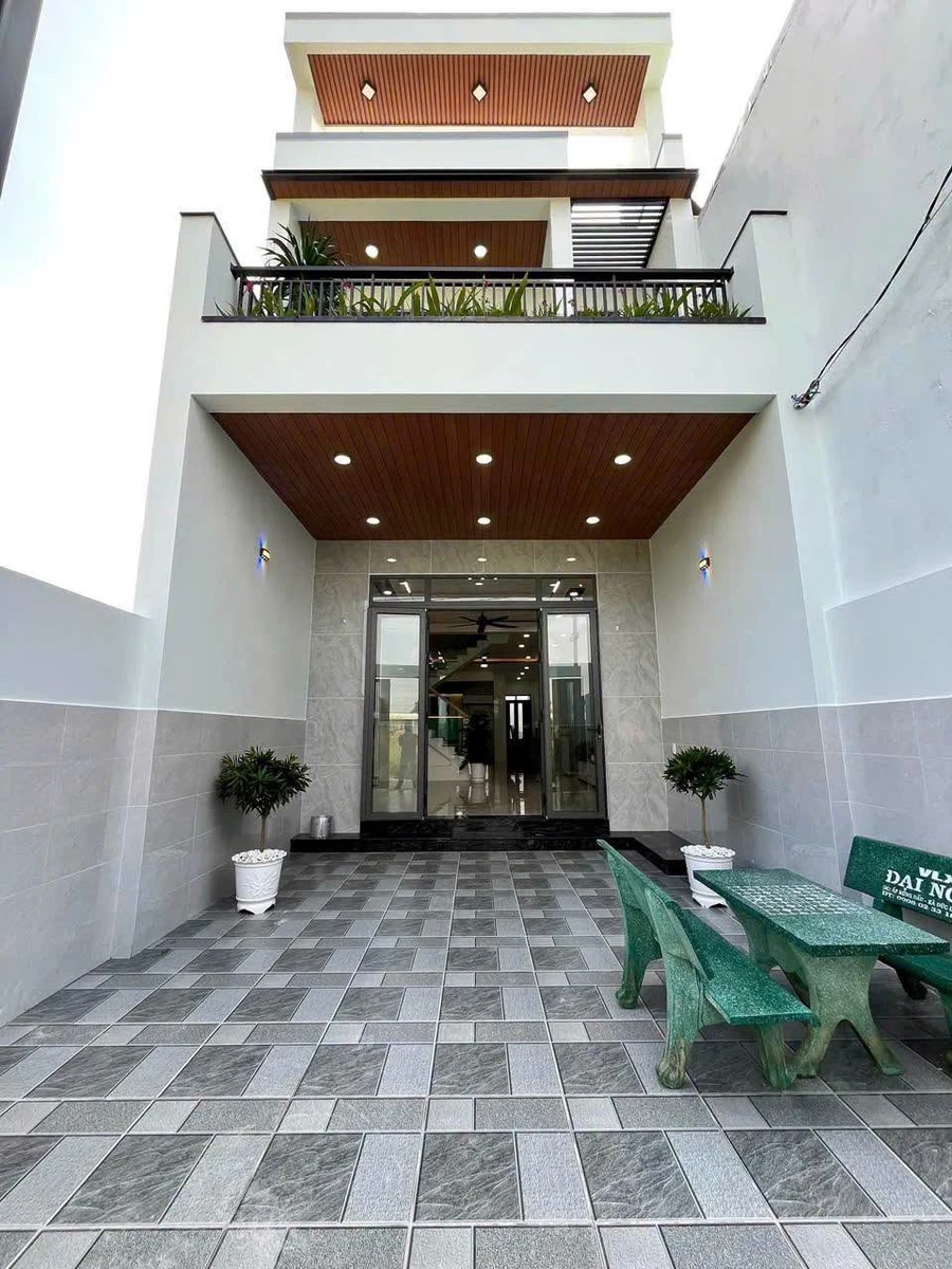 Bán nhà 4PN 135m² SHR Mỹ Hạnh Nam Long An 2,79 tỷ - Ảnh thu nhỏ 2