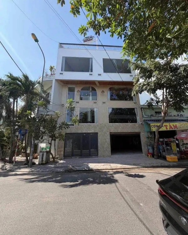 Bán nhà mặt tiền đường Âu Cơ, Phước Tân, Nha Trang, 123m2, giá 15,9 tỷ