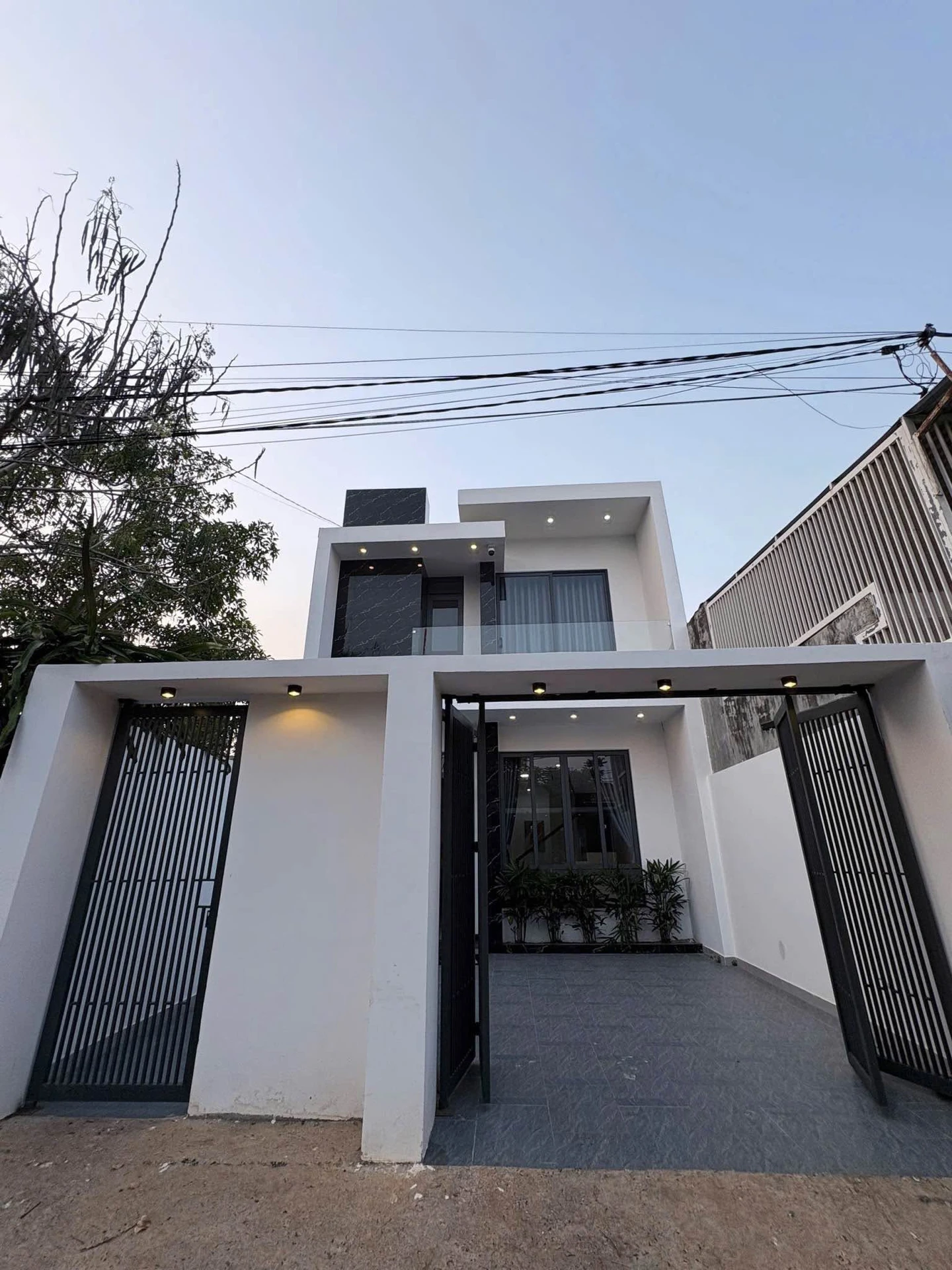 Bán nhà mặt tiền hẻm Y Wang, 3 PN, 120m2, Quận 12 - 3.25 tỷ - Ảnh 1