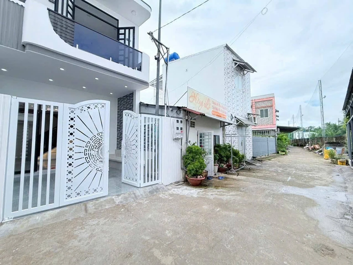 Bán nhà phố 2 mặt tiền 4.9x18m Rạch Giá 2.96 tỷ - Ảnh 1