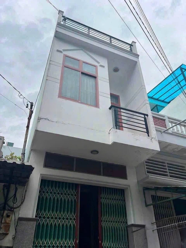 Nhà 2 tầng mặt tiền 46m2 gần chợ Hoa Lư, Quy Nhơn, 2.8 tỷ
