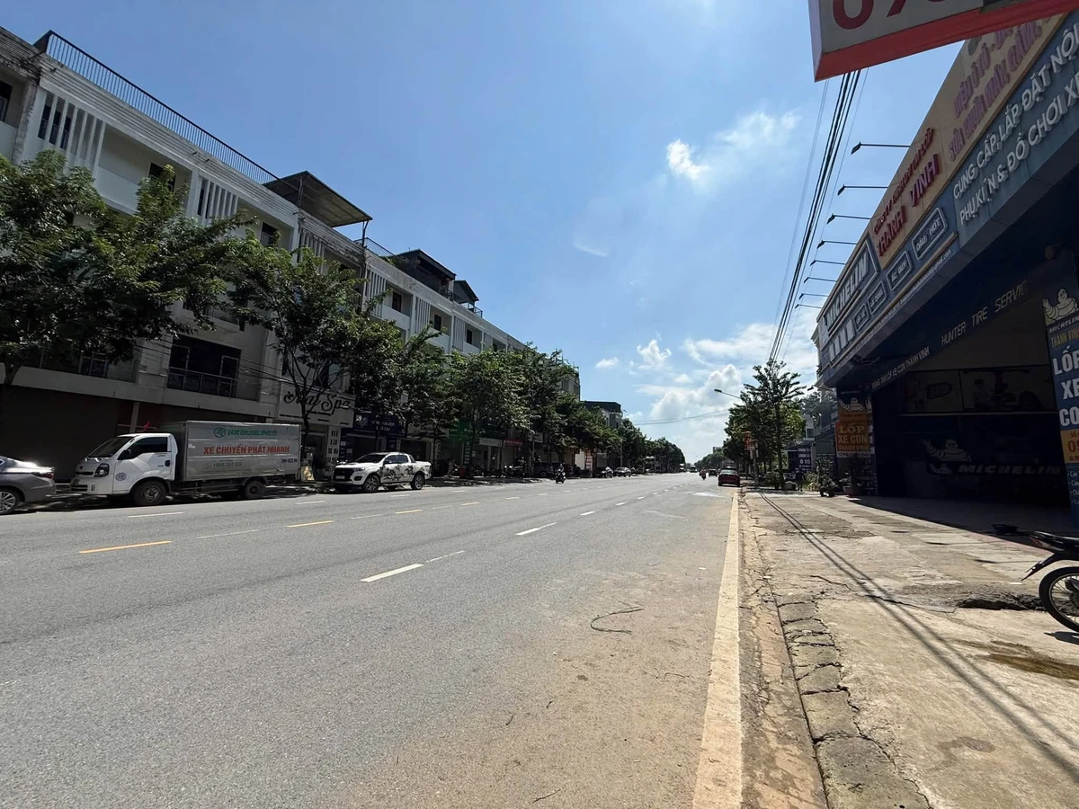Bán nhà thô 4 tầng 100m2 đường Trần Phú Lào Cai 5,6 tỷ - Ảnh thu nhỏ 3