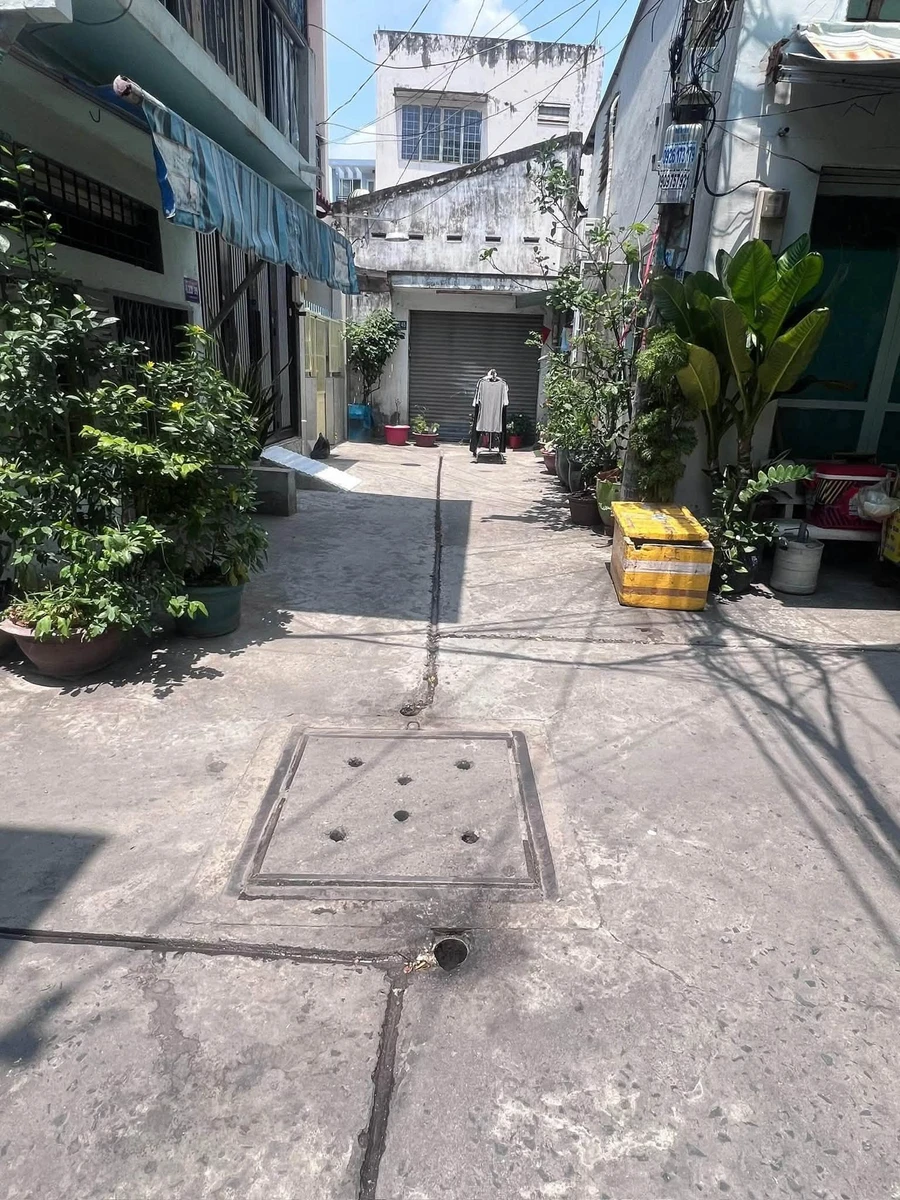 Bán nhà phố Quận 11 mặt tiền Lạc Long Quân 38.5m² giá 4 tỷ - Ảnh thu nhỏ 4