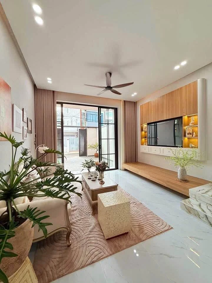 Bán nhà mặt tiền Xuân Diệu 4,7x18m full nội thất 4 phòng ngủ, gần Đô thị Trung Nguyên, giá 8,39 tỷ - Ảnh 1