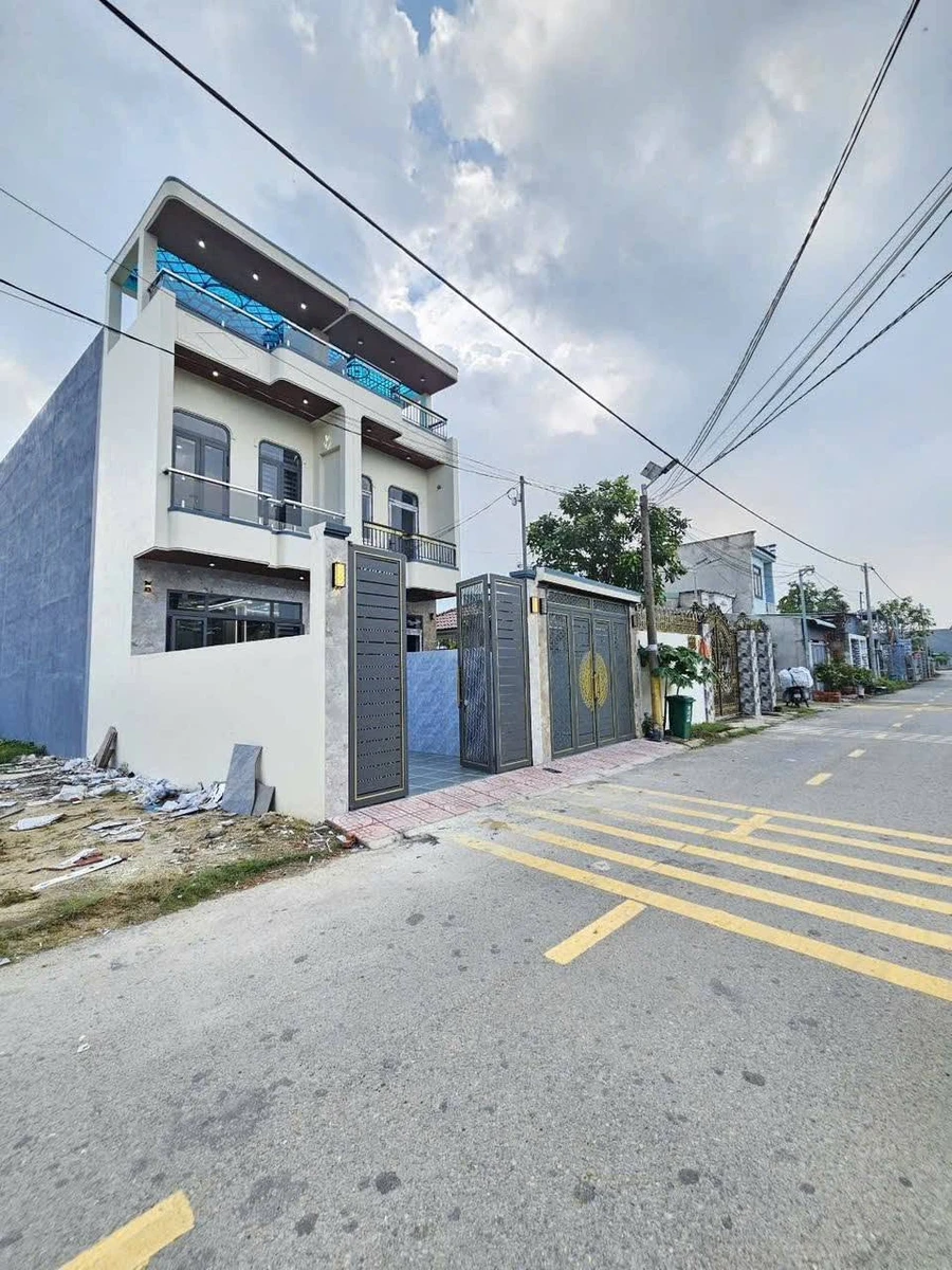Bán nhà 3PN, 3WC 100m2 Tân Bình Dĩ An gần Hồ Biconsi - Ảnh 1