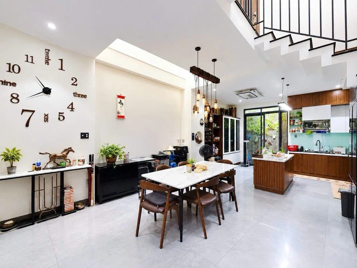 Bán nhà 4 tầng 82m2 Huỳnh Tấn Phát Quận 7, 8.8 tỷ - Ảnh thu nhỏ 2