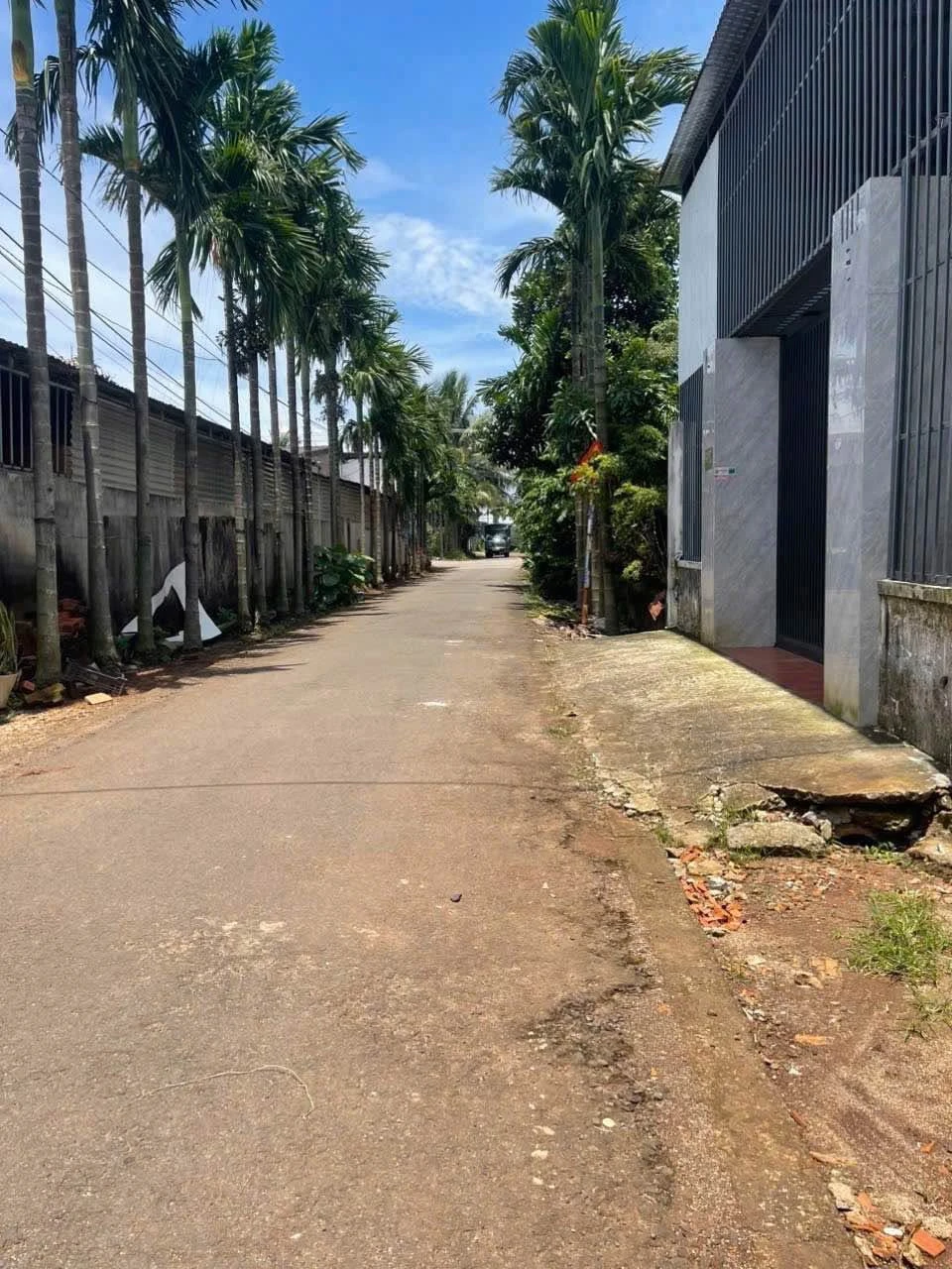 Bán nhà cấp 4 mặt tiền 100 m² - Ảnh 1