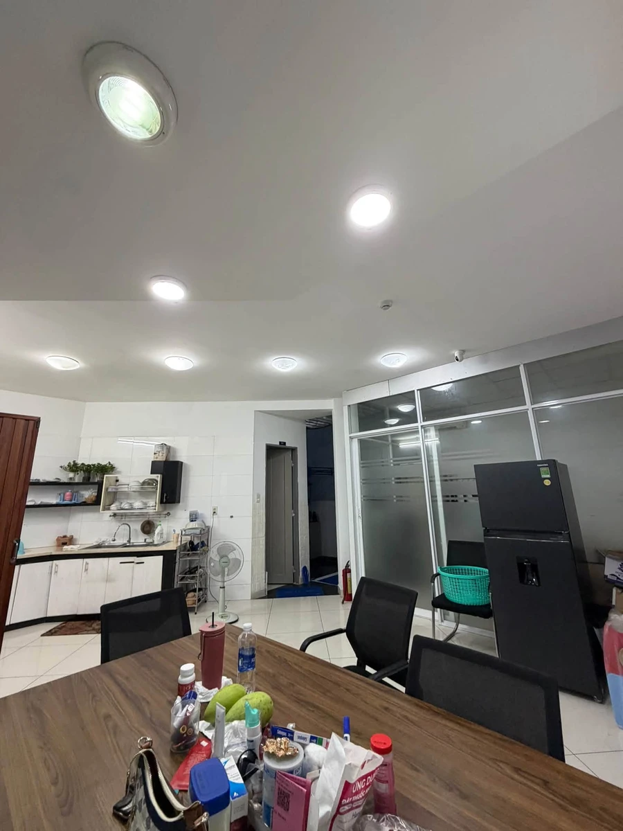 Cho thuê nhà mặt tiền Nguyễn Đình Thị 360m2, 4 phòng ngủ 30 triệu/tháng - Ảnh thu nhỏ 4