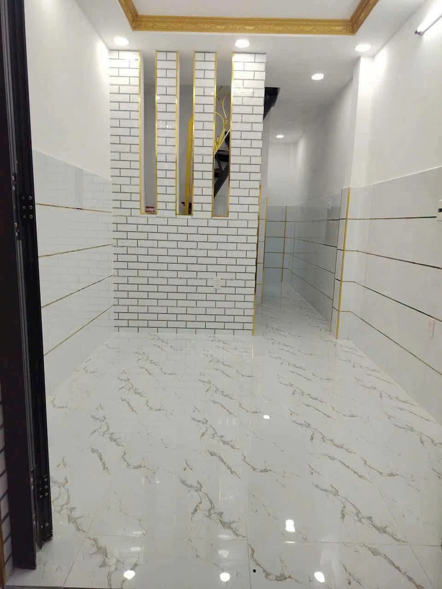 Bán nhà hẻm 114 Chiến Lược, 2,8x7m, 1 lầu 2PN 2WC, giá 1,4 tỷ, Bình Tân - Ảnh 1