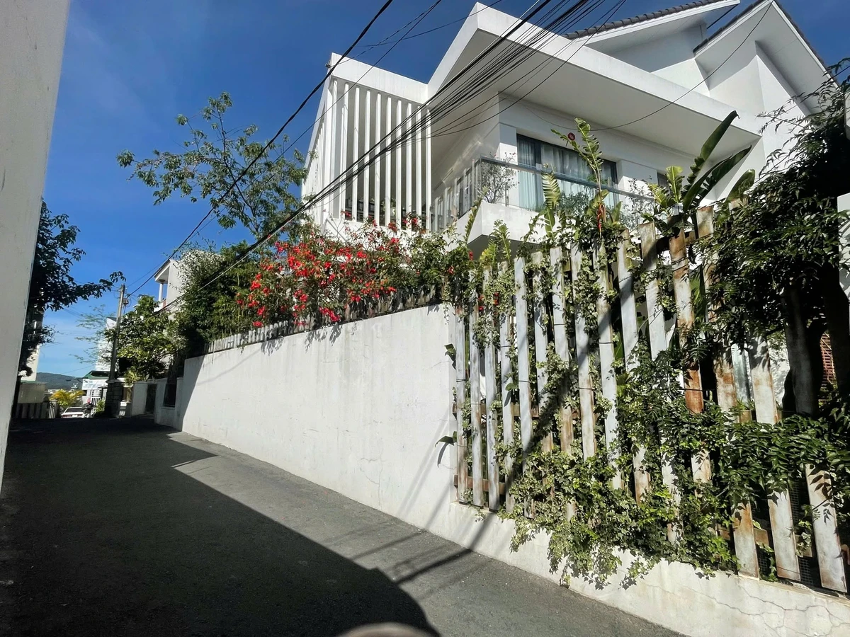 Bán villa sân vườn lô góc mặt tiền Cổ Loa, Phường 2, Đà Lạt, 170m², 15 tỷ - Ảnh thu nhỏ 3