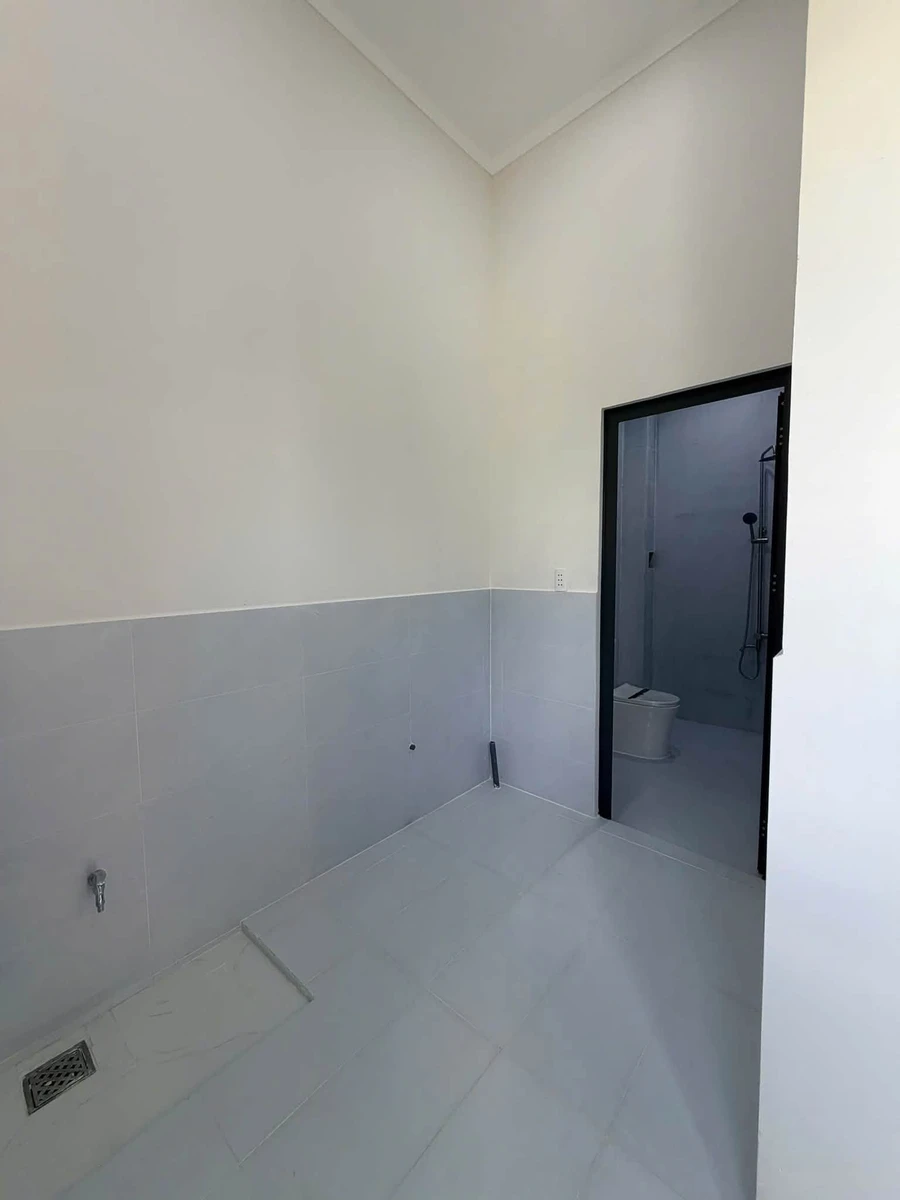 Bán nhà 2 mặt tiền 100m² sát Nguyễn Thái Học, Bình Tân - Ảnh thu nhỏ 3