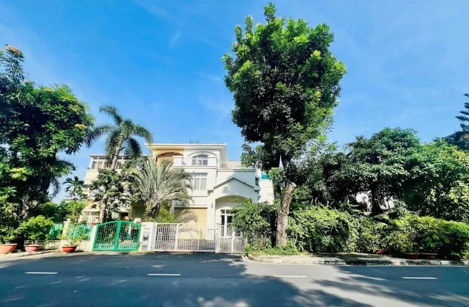 Bán biệt thự Phú Mỹ Hưng Q.7, 262m2, 3 phòng, 109 tỷ - Ảnh 1
