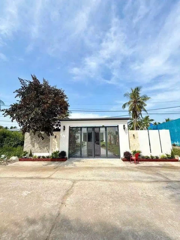 Nhà vườn mặt tiền Nguyễn Biểu, 302m2, 2 phòng, 2.4 tỷ