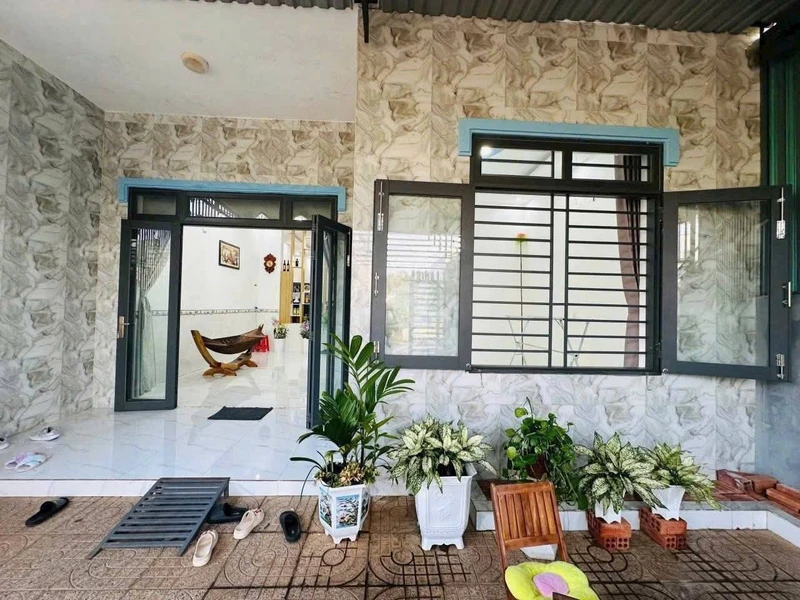 Bán nhà full nội thất 7x20m (140m²) khu Tuyết Mai 5, Hòa Long, P. Tam Long, giá 2,3 tỷ