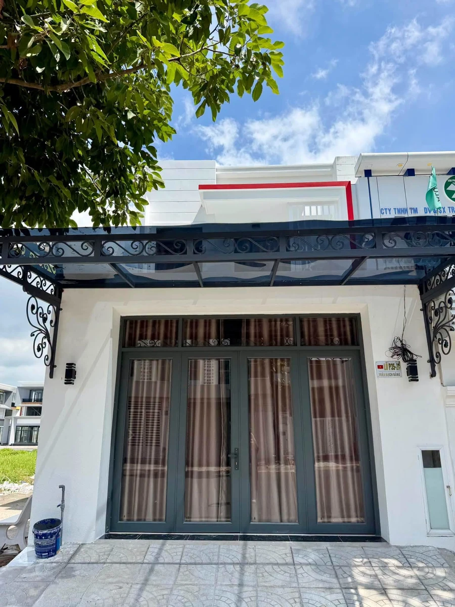 Bán nhà mới mặt tiền Trần Bạch Đằng, KĐT Phú Cường, Rạch Giá, 5x18m, 1 trệt 1 lầu, 3PN - Ảnh thu nhỏ 2