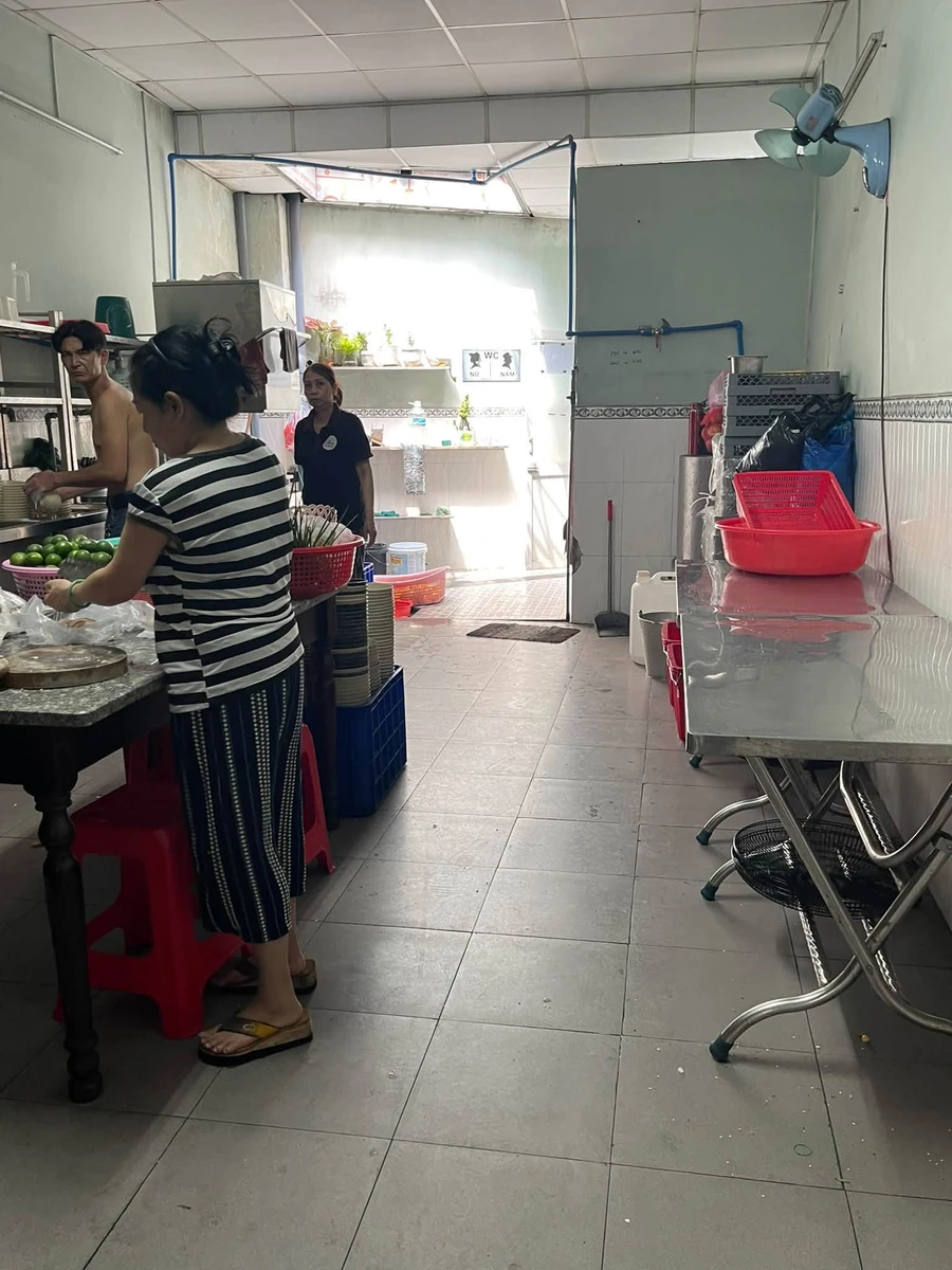 Bán nhà mặt tiền 108 Phạm Văn Hai, Tân Bình, 113m2, trệt 2 lầu, giá 23 tỷ - Ảnh thu nhỏ 3