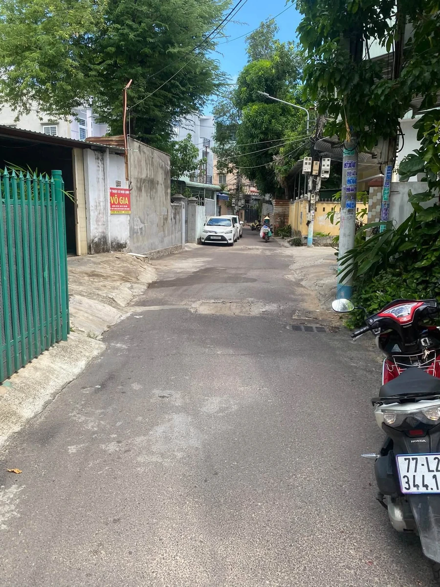 Bán nhà mặt tiền 2 tầng 85,7m² Quy Nhơn 2 tỷ - Ảnh 1