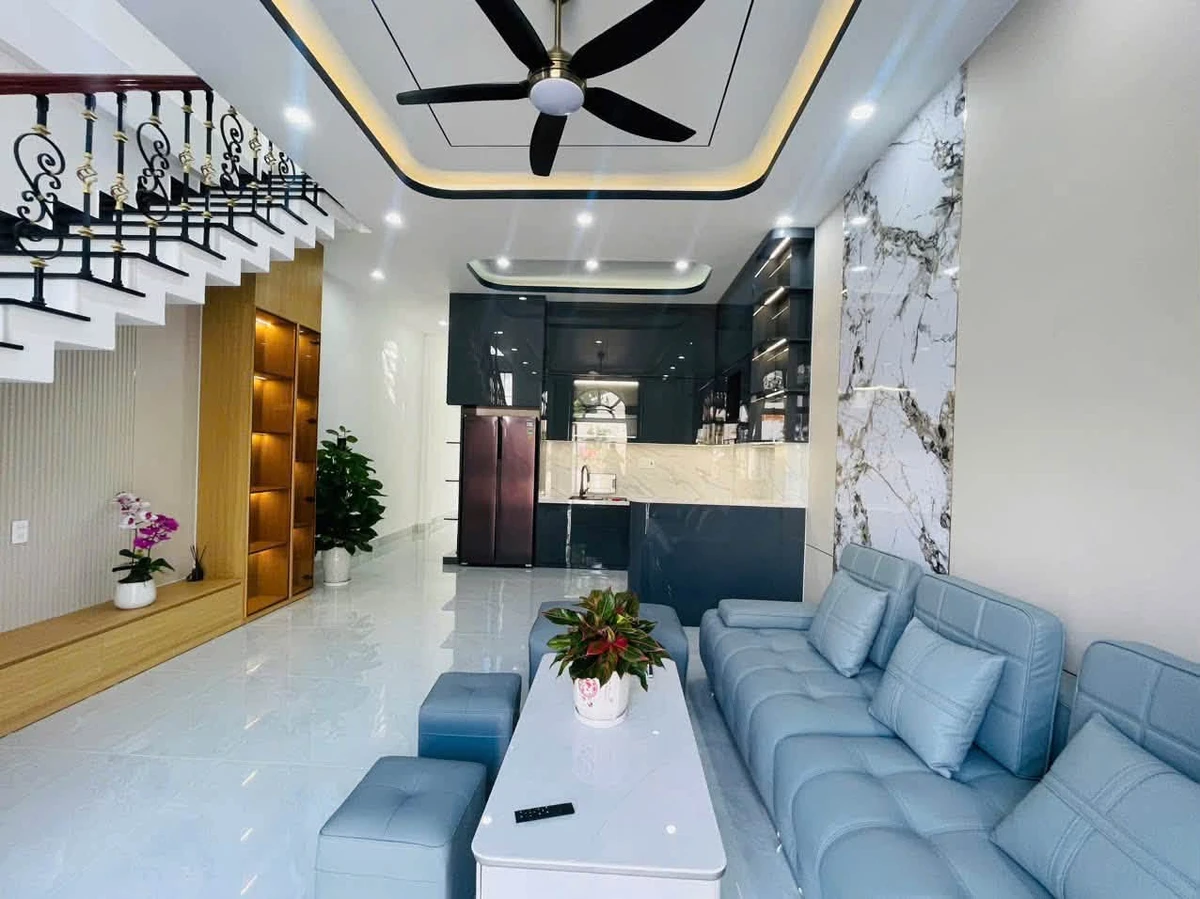 Bán nhà 2 tầng tân cổ điển 100m2, 3PN, Huế - Ảnh thu nhỏ 3